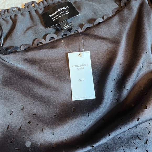 Banana Republic Limited Edition Laser Cut Blouse (NWT) - Picture 3 of 7
